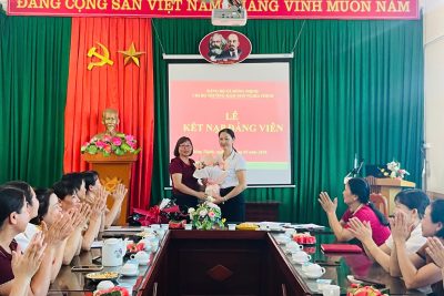 Thắp sáng niềm tin dưới cờ Đảng  Chi bộ Trường Mầm non Nghĩa Thịnh long trọng tổ chức  Lễ kết nạp Đảng viên mới